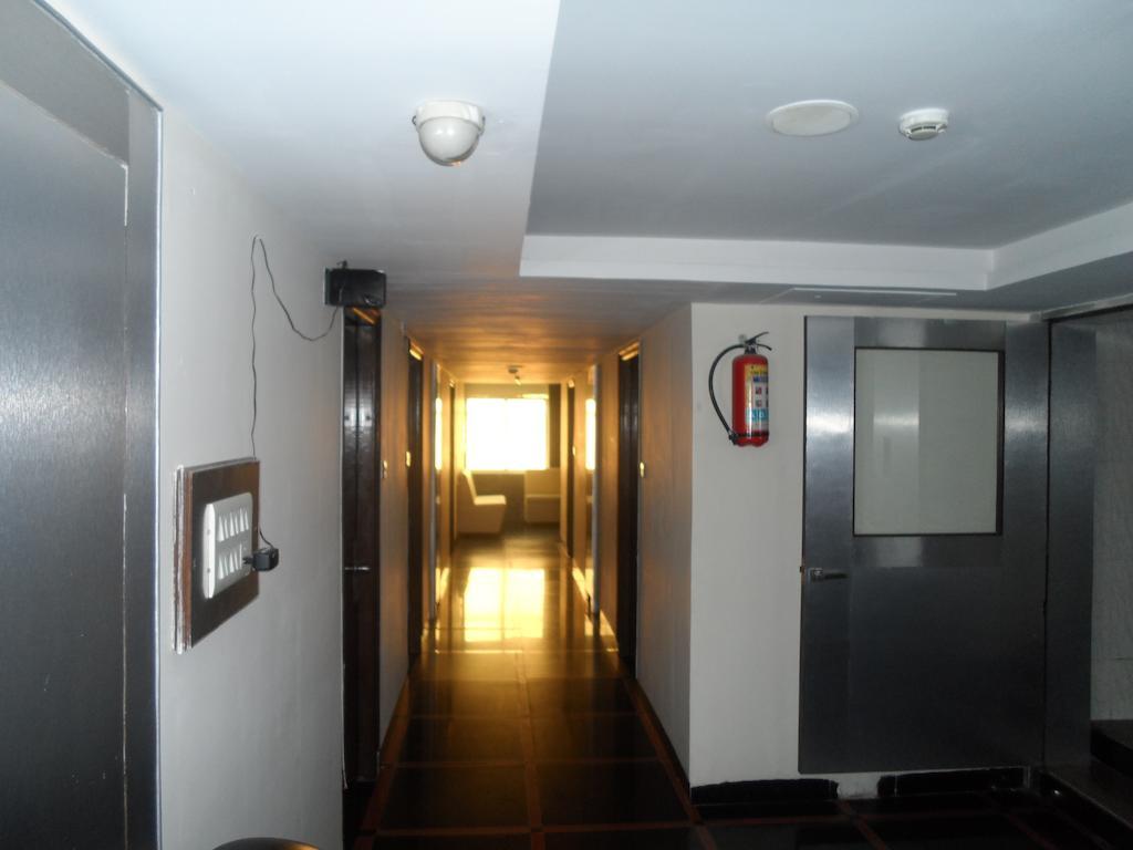 Capital O Hotel Central Park Near Birla Mandir Hyderabad Exterior photo